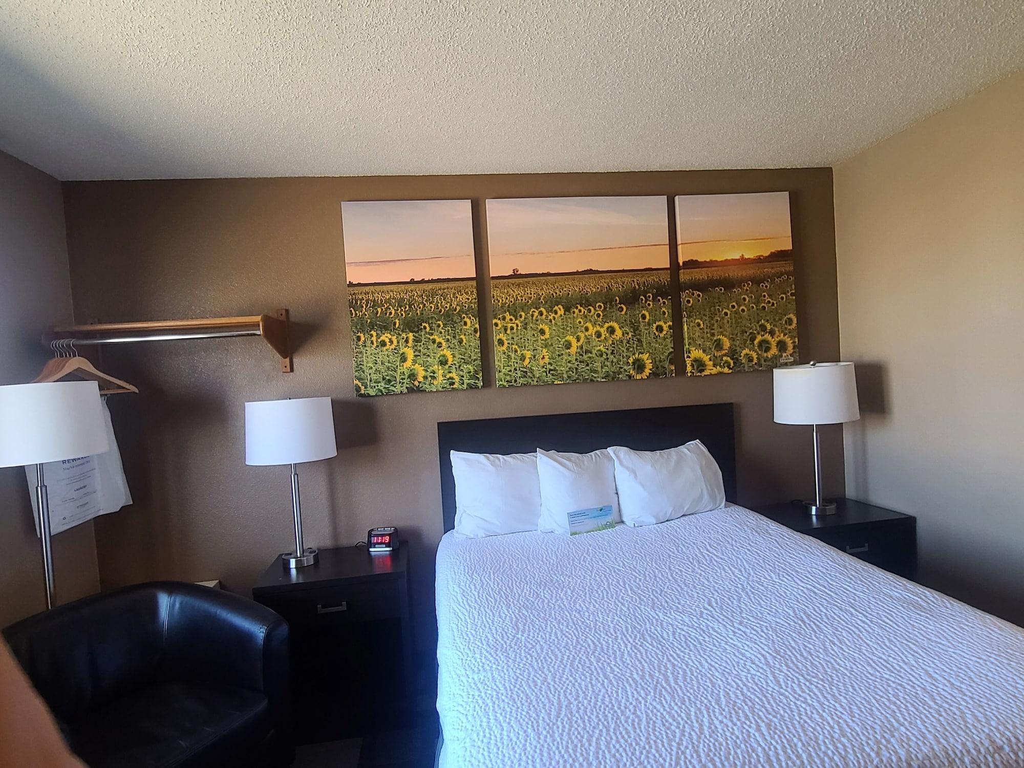 Hotel Days By Wyndham Watertown